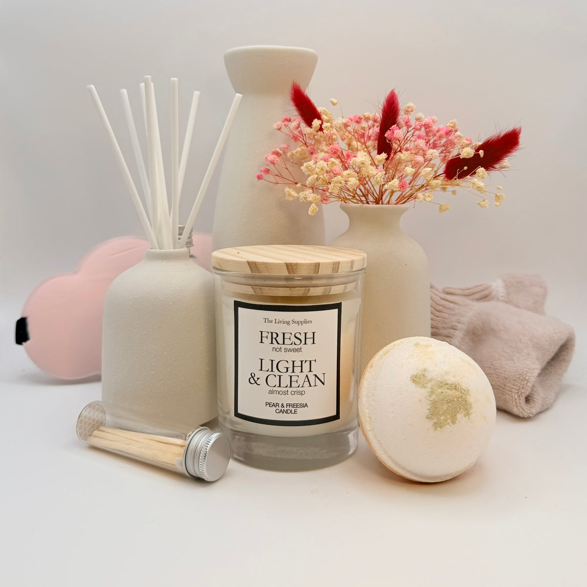Pear and freesia candle gift set with ceramic vases, dried flowers, diffuser reeds and bath accessories